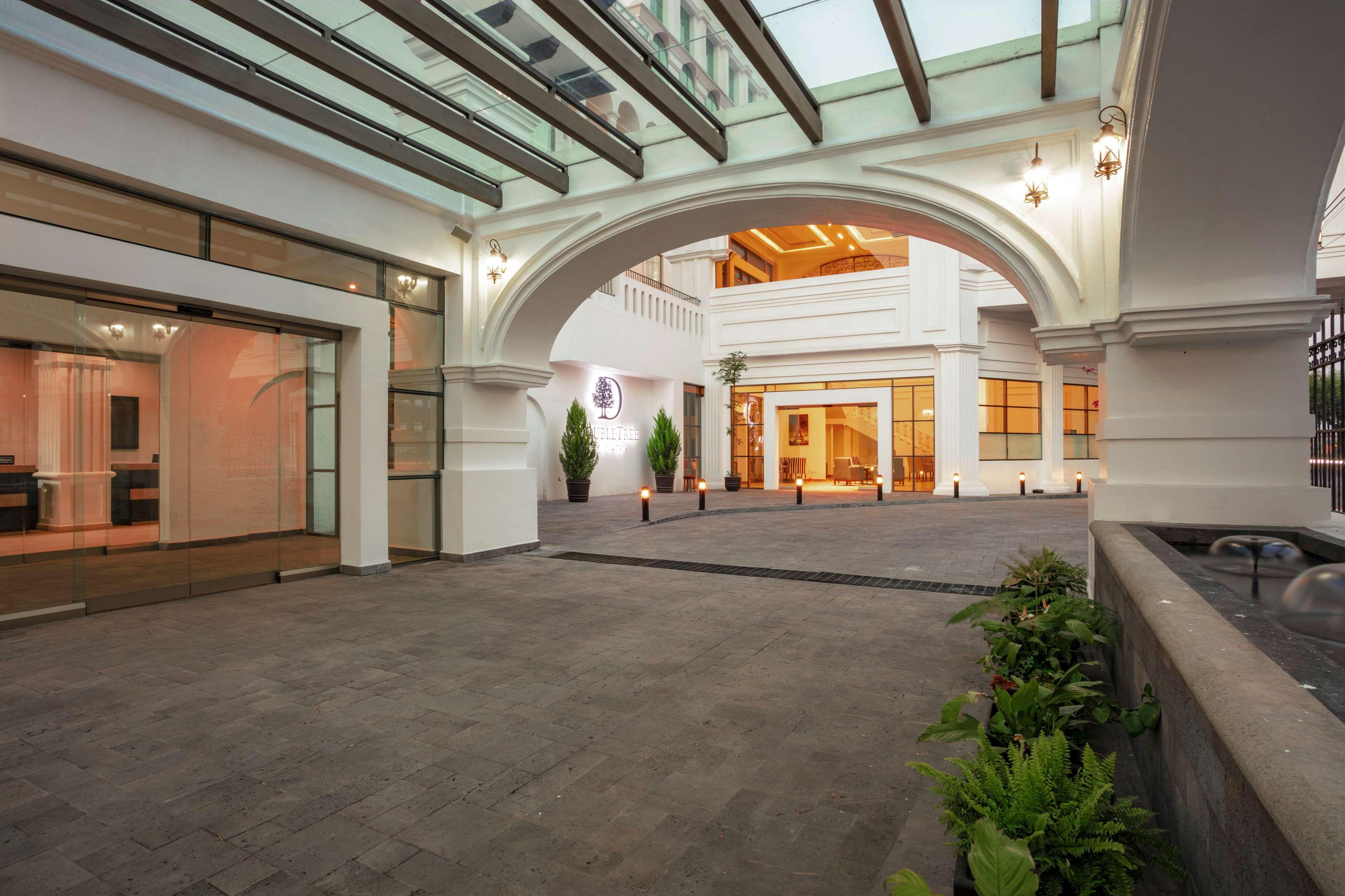 Doubletree By Hilton Toluca Hotel Екстериор снимка