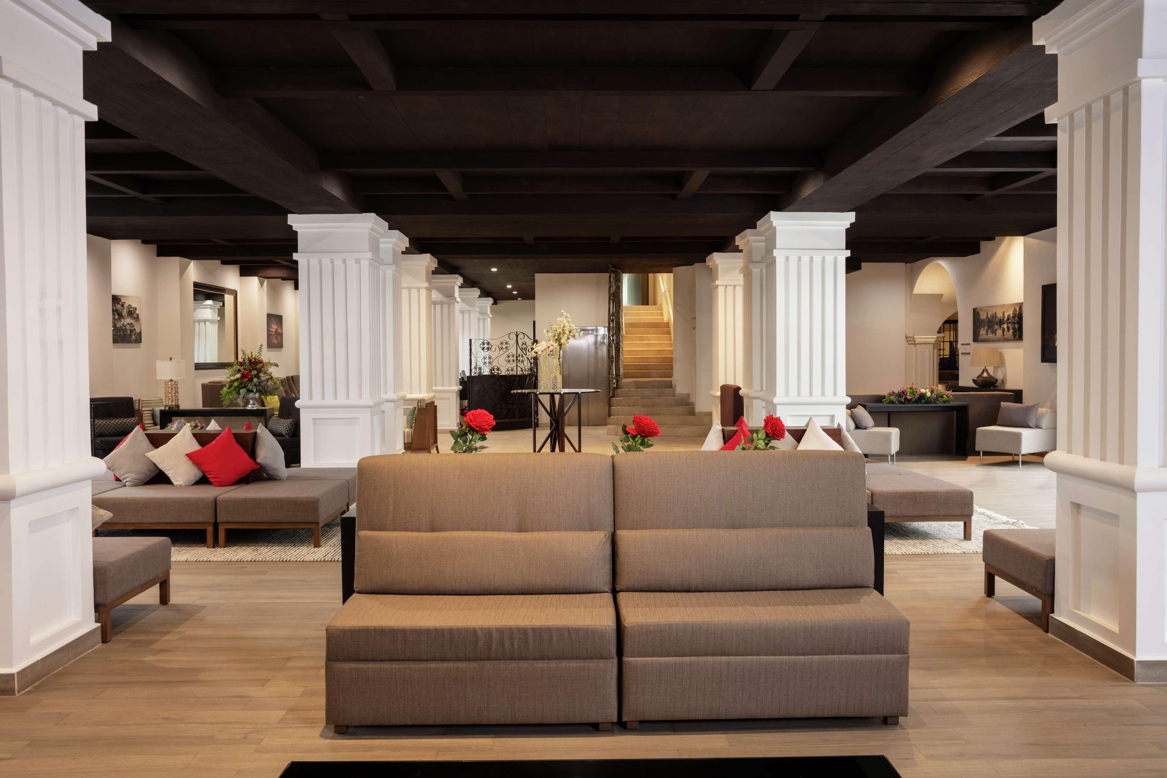Doubletree By Hilton Toluca Hotel Екстериор снимка