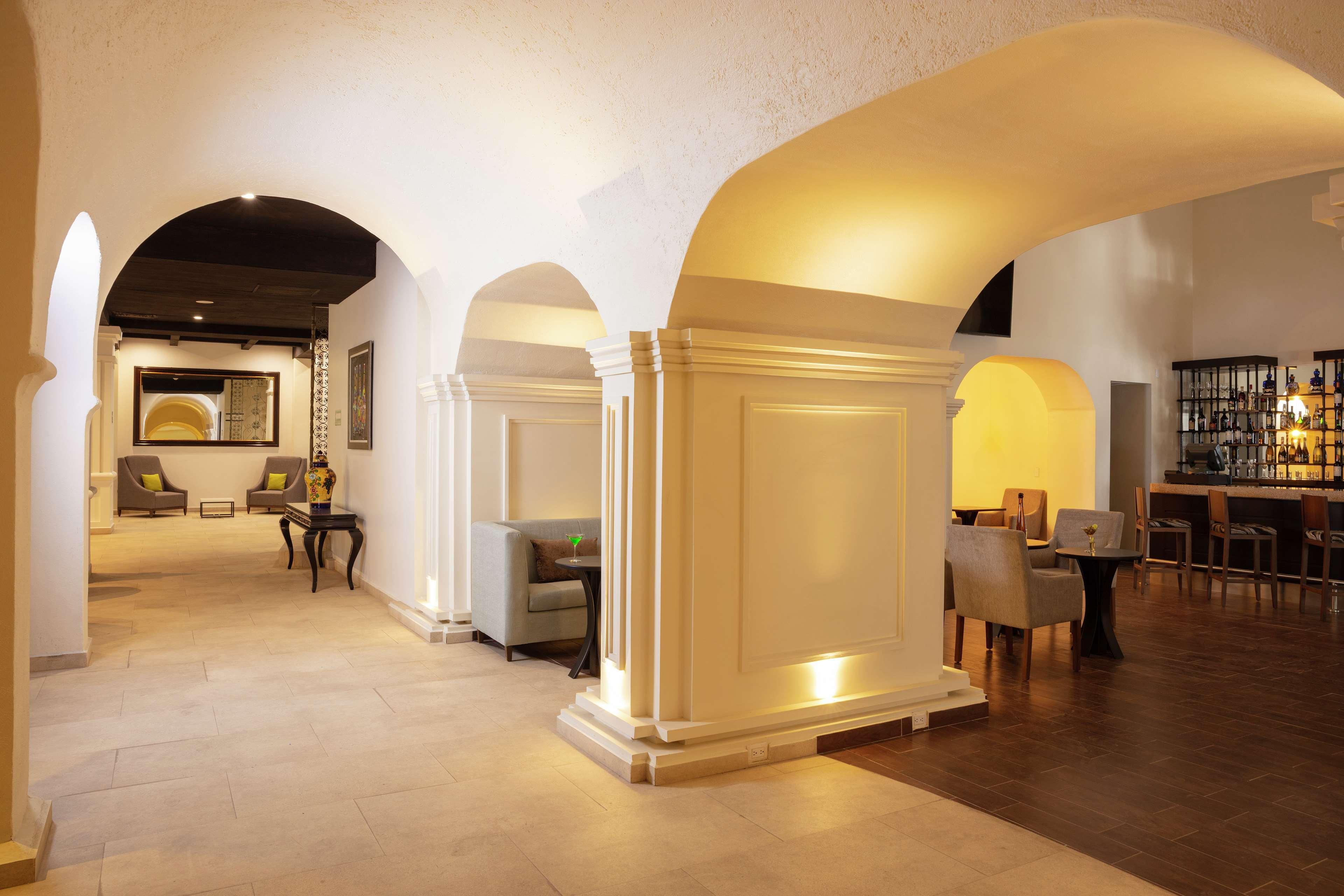 Doubletree By Hilton Toluca Hotel Екстериор снимка