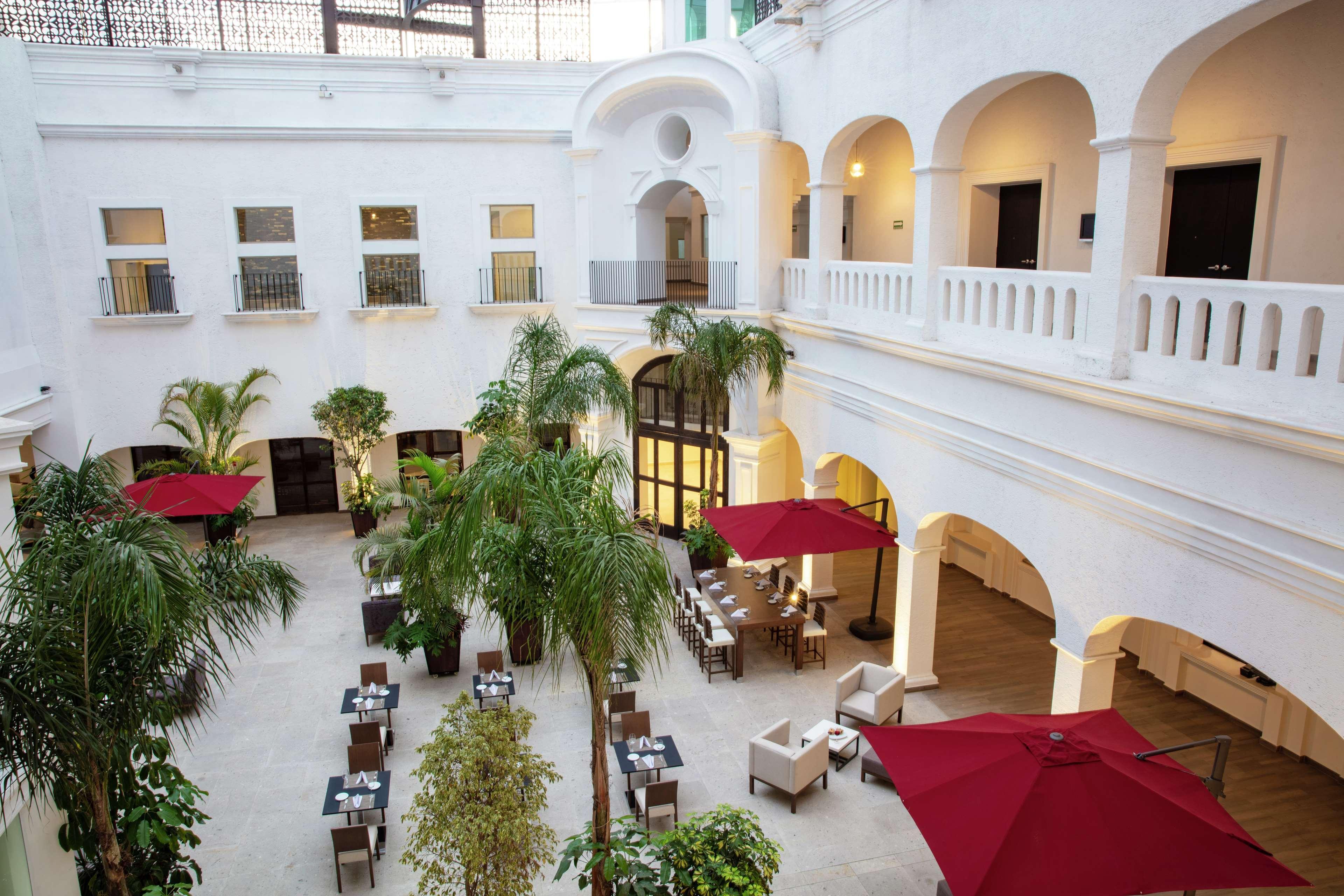 Doubletree By Hilton Toluca Hotel Екстериор снимка